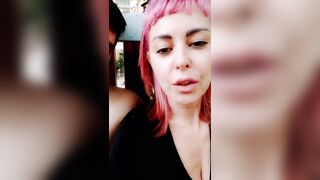 Faccio una sega e una bella pompa con ingoio sullo scivolo al parco giochi