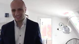 Incontro con Youtuber italiana scopata a pecora e sborrata sul culo