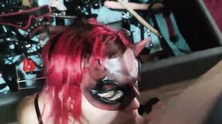 Filmino bdsm italiano con fidanzata schiava che lo succhia e si fa riempire di seme