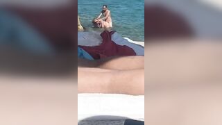 Coppia esibizionista in Sardegna beccata a scopare in spiaggia