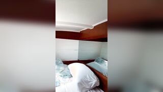 Selfie tette in barca