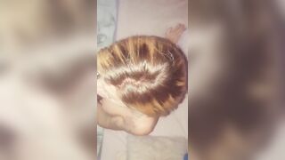 Noemi succhia il grosso cazzo di un africano