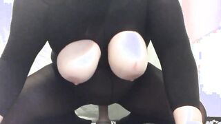 Cicciona italiana mascherata si msturba col vibratore