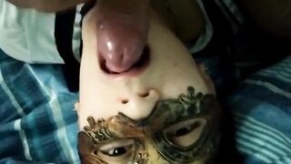 Primo piano fidanzata sborrata in faccia POV