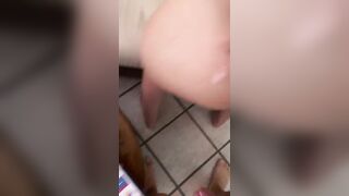 Lo vuole piano nel culo la troietta