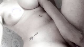 Zoccola italiana si masturba