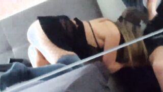 Ripresa col cellulare allo specchio mentre mi fa un pompino