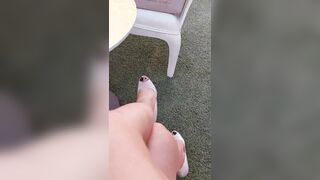 Dovete pagare sfigati