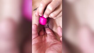 Moglie masturbata con quattro dita