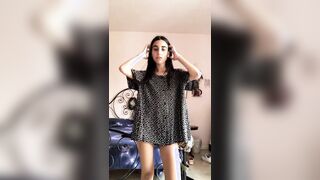 Diciottenne mostra il culo