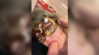 Le piace succhiare il cazzo