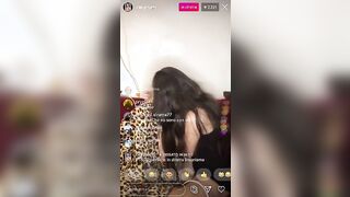 Denise limona con la sua amica in live Instagram