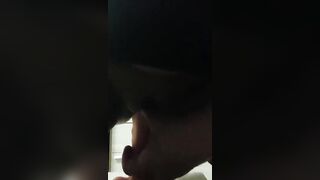 Filmino privato moglie che si infila vibratore