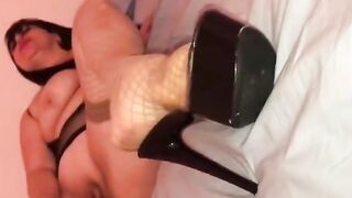 Nidya si masturba col cetriolone