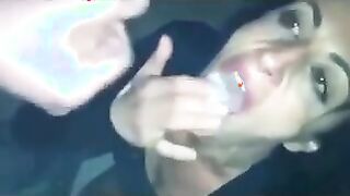 Bocchina un cazzo solo non le basta