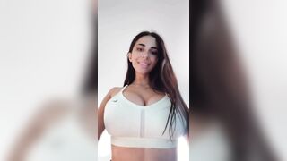 Come ballano le tettone