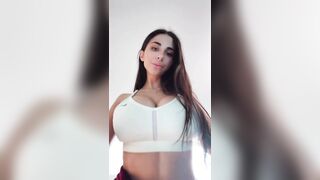 Come ballano le tettone