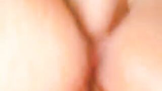 Tutto in culo alla puttana