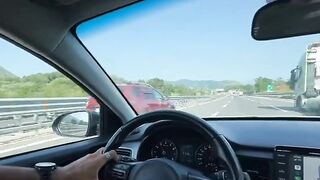 Gli succhio il cazzo in autostrada