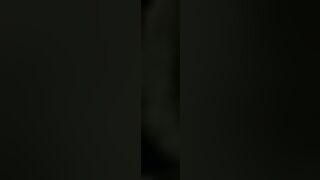 Emanuela culo e tette dalla macchina per i suoi fans