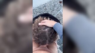 Fidanzata troia me lo spompina sul balcone