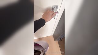 Sotto la gonna le autoreggenti MIlf italiana OF