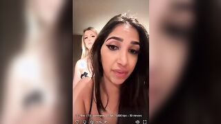 Naomi in diretta con amica bionda tettona OF