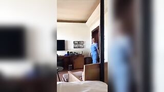 L'infermiera Giulia fa un pompino a domicilio al suo paziente OF