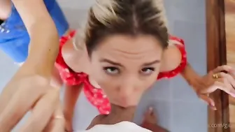 Threesome bisex Giulia OF - Beccata dalla moglie a succhiarlo