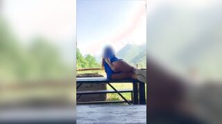 Porca abruzzese si masturba outdoor