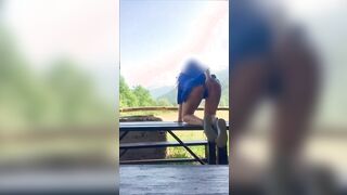 Porca abruzzese si masturba outdoor