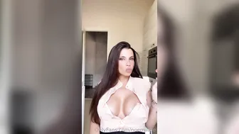 Onlyfanser si masturba video porno su ItPornIt
