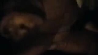 Pompino sotto casa in macchina fidanzata