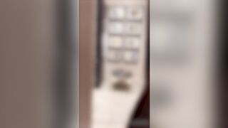 Schiaffi sulle tettone e bocchino