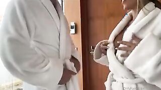 Bella scopata a pecora in hotel onlyfans