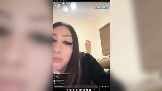 Scorpioncina in diretta coi suoi fans