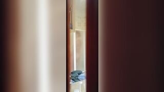 Moglie spiata in doccia