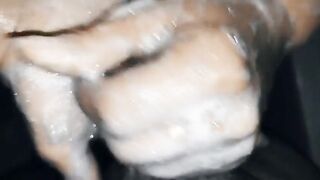 Pompino cazzo insaponato moglie in doccia