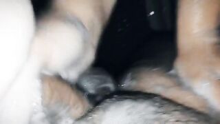 Pompino cazzo insaponato moglie in doccia