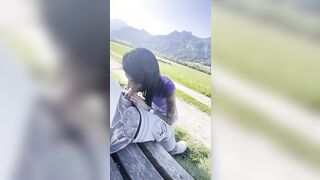 Pompino all'aperto coppia esibizionista