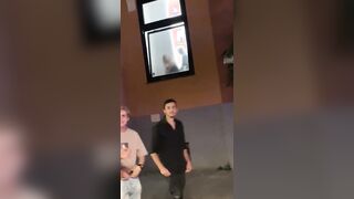 Beccati a scopare che fgura di merda