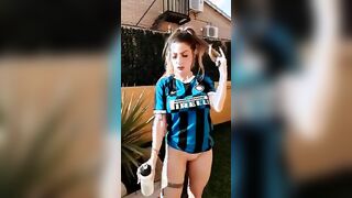 Lily Veroni interista con la fica di fuori