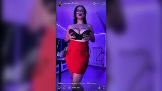 Audrey strip onlyfanser italiana tettona