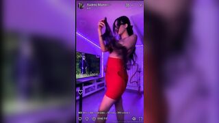 Audrey strip onlyfanser italiana tettona