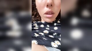 Troia pugliese tettona si masturba