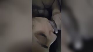 La voglia di mia moglie zoccola che spompina avidamente