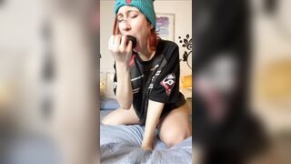 Bocchino deepyhroat cazzo nero di gomma of