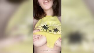 Kamixox onlyfans con un suo ammiratore che vuole scoparla