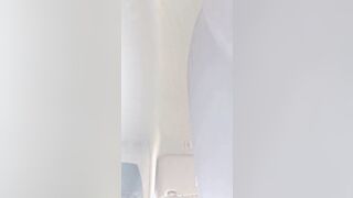 Moglie italiana che succhia il cazzo a black in auto