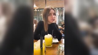 Teen troia al ristorante of